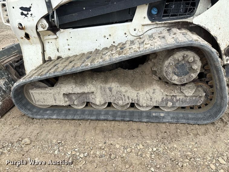 image for item DY8043 2016 Bobcat T750 tracked skid steer loader