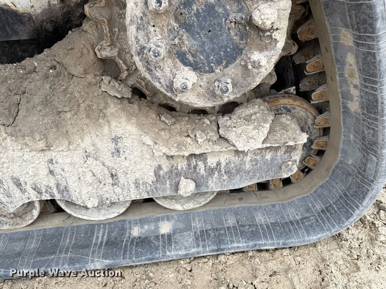 image for item DY8043 2016 Bobcat T750 tracked skid steer loader