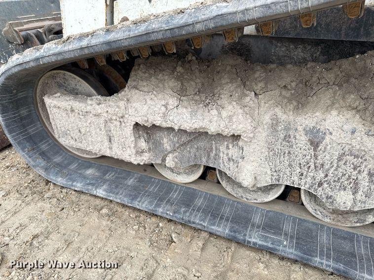 image for item DY8043 2016 Bobcat T750 tracked skid steer loader