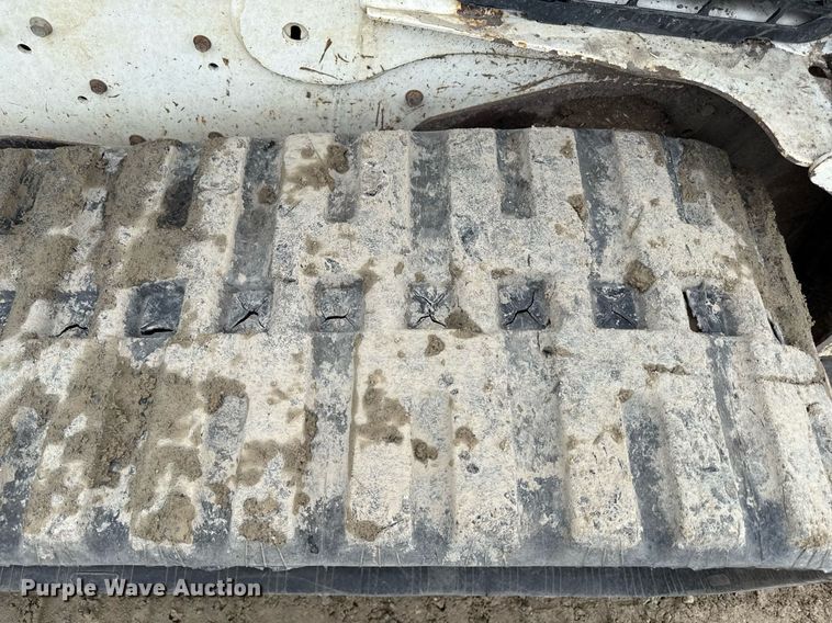 image for item DY8043 2016 Bobcat T750 tracked skid steer loader