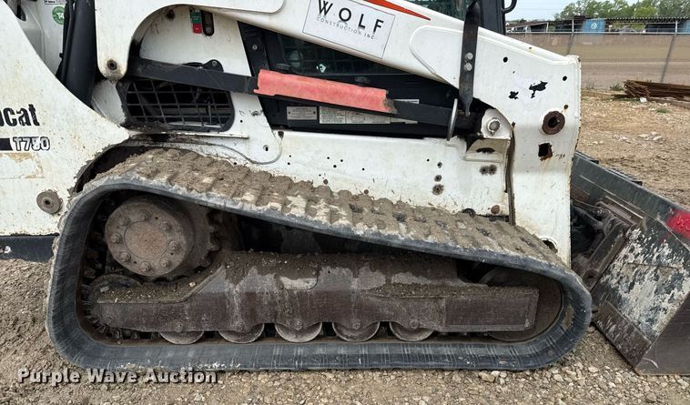 image for item DY8043 2016 Bobcat T750 tracked skid steer loader