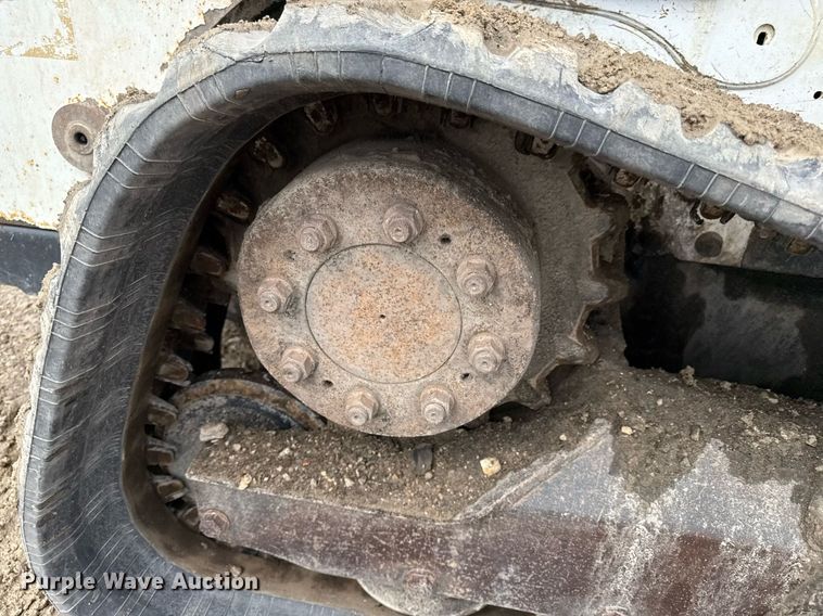 image for item DY8043 2016 Bobcat T750 tracked skid steer loader