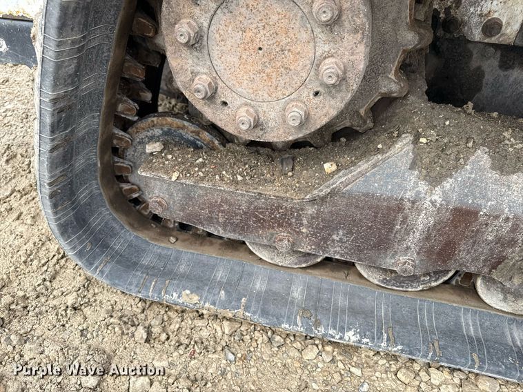 image for item DY8043 2016 Bobcat T750 tracked skid steer loader