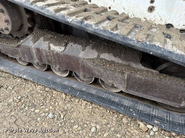 image for item DY8043 2016 Bobcat T750 tracked skid steer loader