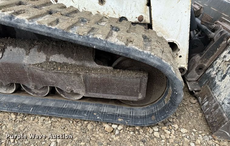 image for item DY8043 2016 Bobcat T750 tracked skid steer loader