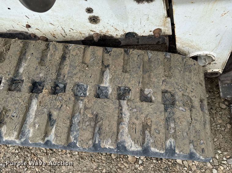 image for item DY8043 2016 Bobcat T750 tracked skid steer loader