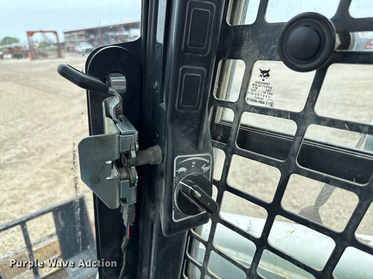 image for item DY8044 2018 Bobcat T770 tracked skid steer loader