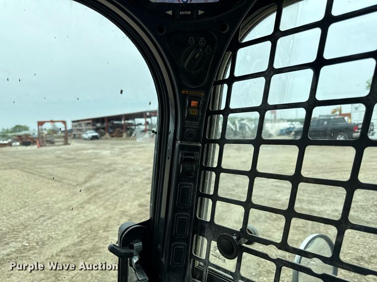 image for item DY8044 2018 Bobcat T770 tracked skid steer loader