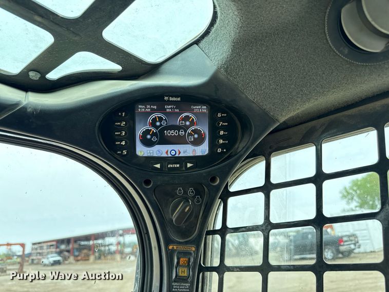image for item DY8044 2018 Bobcat T770 tracked skid steer loader
