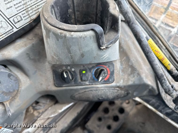 image for item DY8044 2018 Bobcat T770 tracked skid steer loader