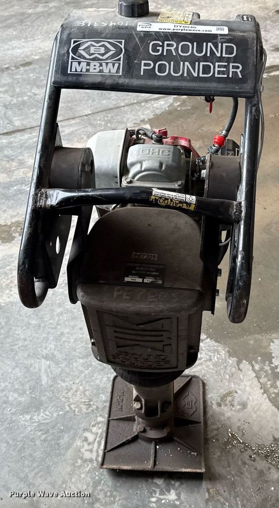 image for item DY8046 MBW Ground Pounder R422 plate compactor