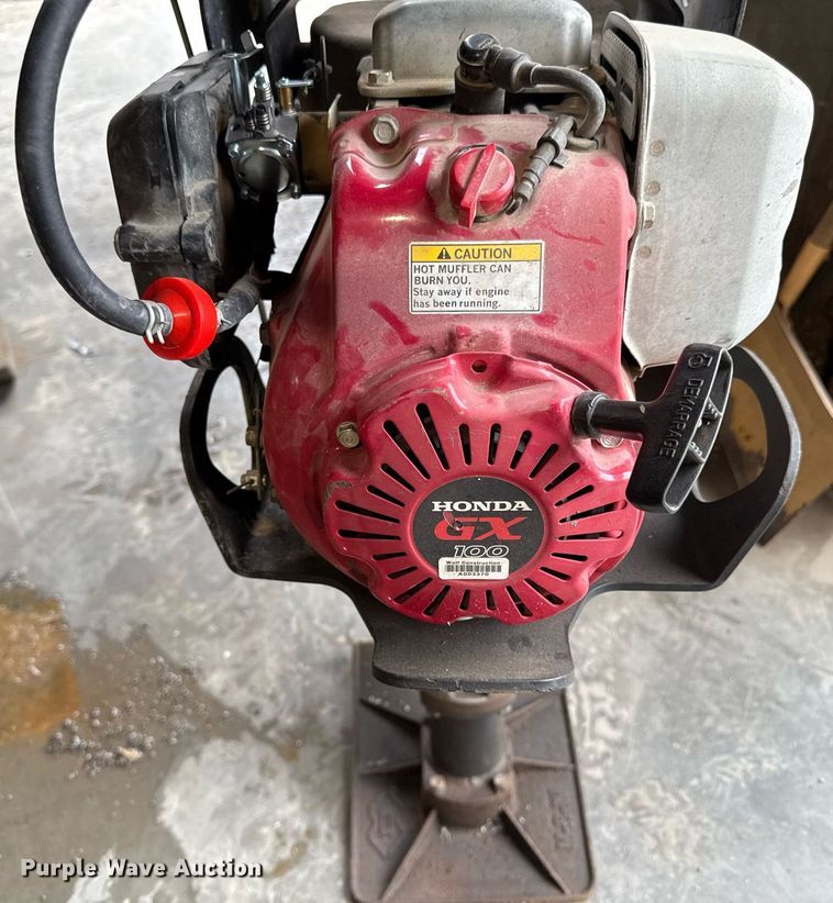 image for item DY8046 MBW Ground Pounder R422 plate compactor