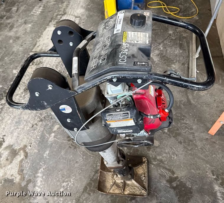 image for item DY8049 MBW Ground Pounder R422 plate compactor