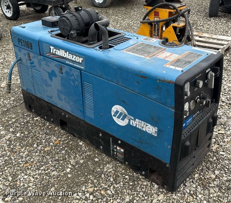 image for item DY8050 Miller Trailblazer 302 Air Pak  welder/generator