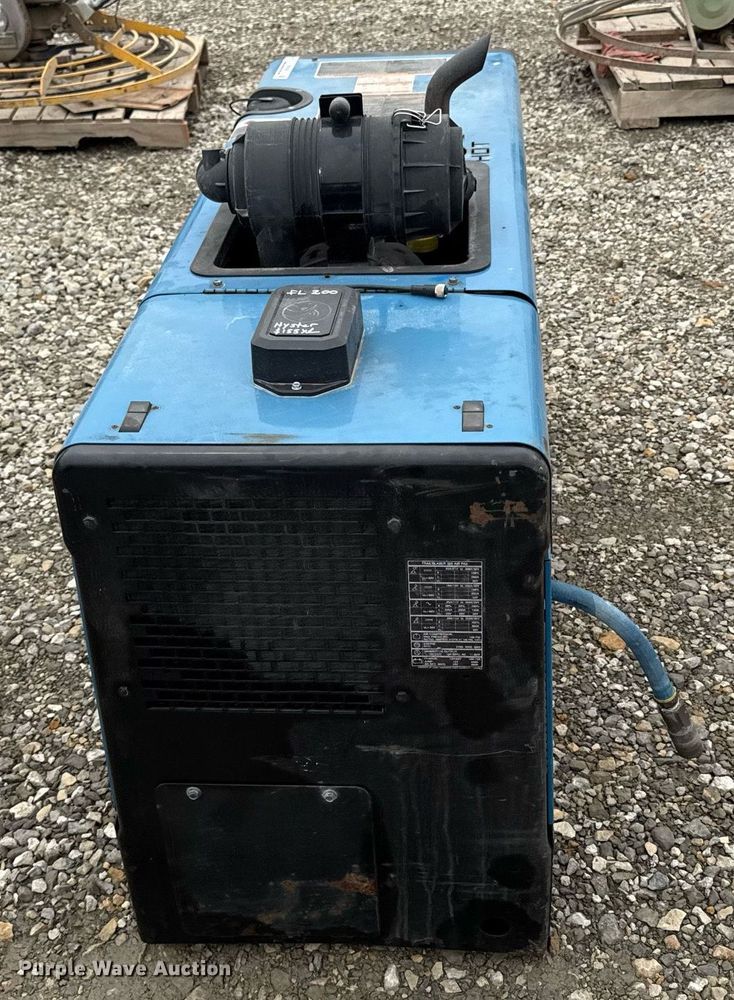 image for item DY8050 Miller Trailblazer 302 Air Pak  welder/generator