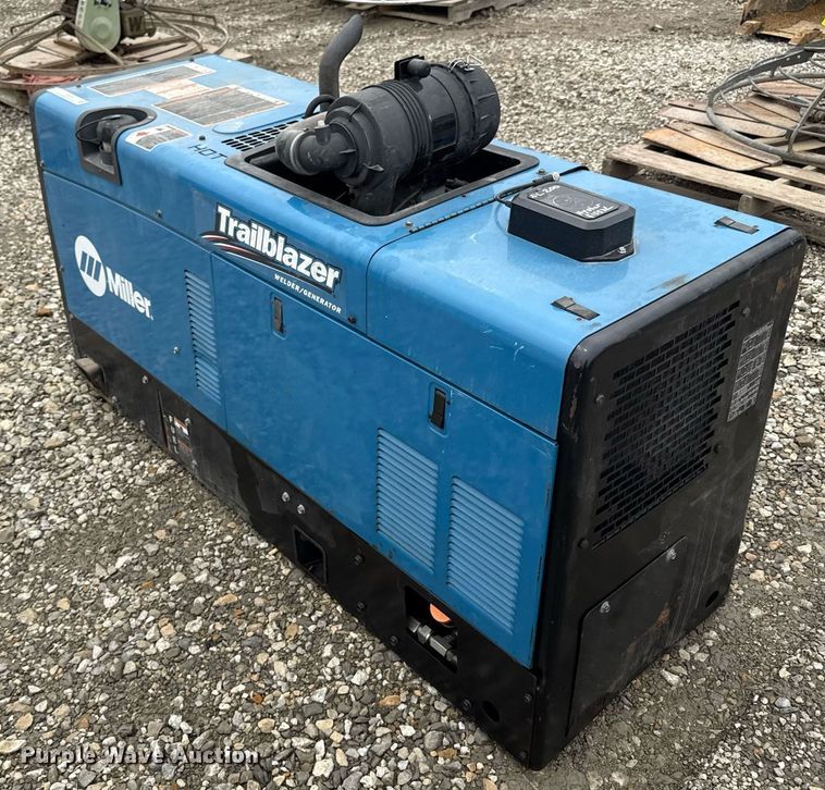 image for item DY8050 Miller Trailblazer 302 Air Pak  welder/generator