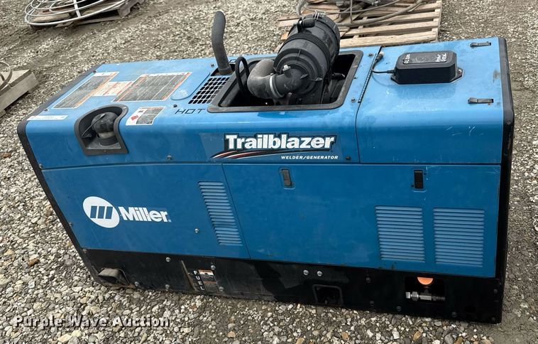 image for item DY8050 Miller Trailblazer 302 Air Pak  welder/generator