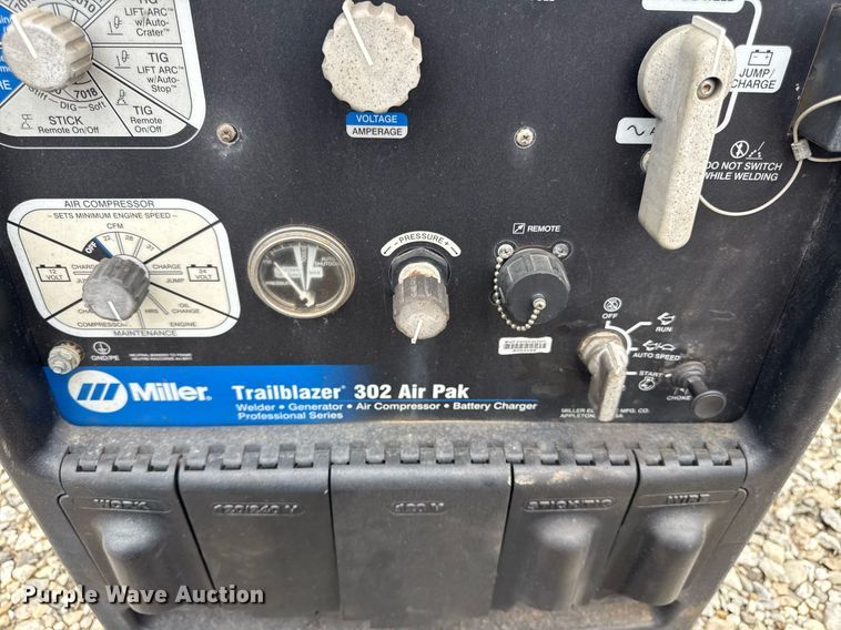 image for item DY8050 Miller Trailblazer 302 Air Pak  welder/generator