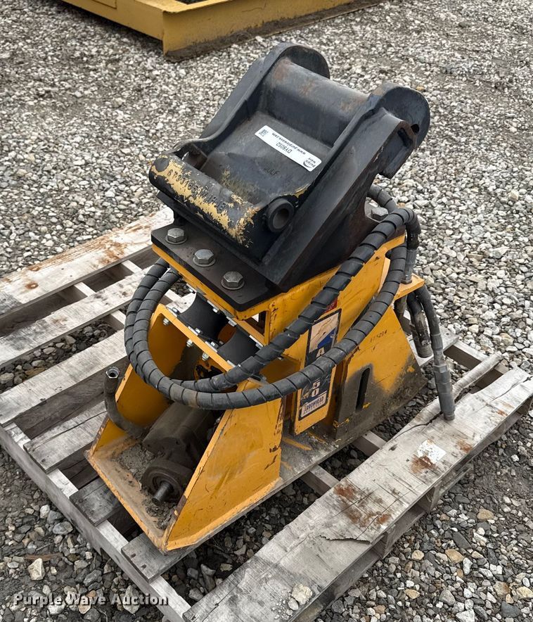 image for item DY8052 Arrowhead Rockdrill ACP350 plate compactor