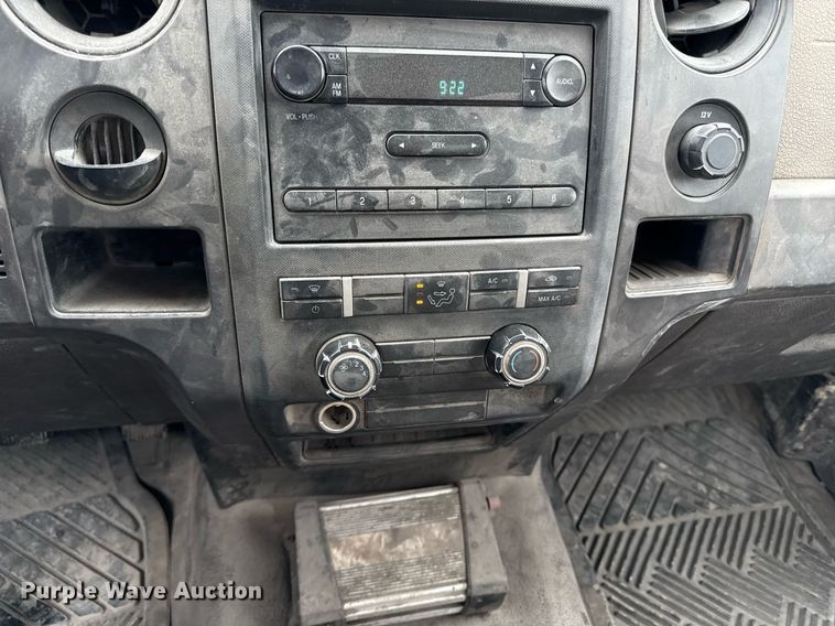 image for item DY8053 2010 Ford F150 pickup truck