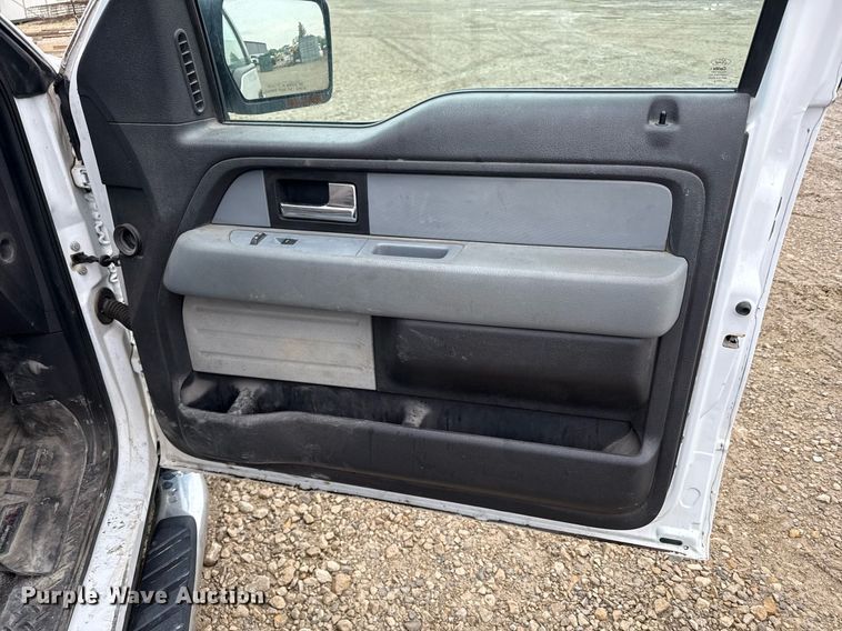 image for item DY8054 2014 Ford F150 SuperCab pickup truck