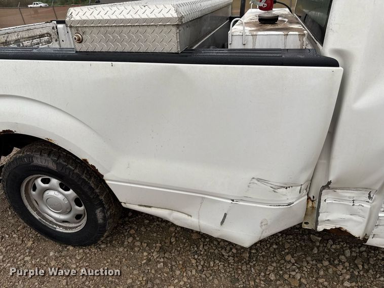 image for item DY8056 2013 Ford F150 pickup truck