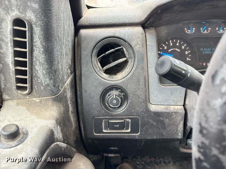 image for item DY8056 2013 Ford F150 pickup truck