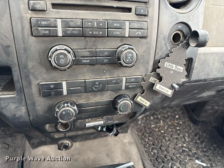 image for item DY8056 2013 Ford F150 pickup truck