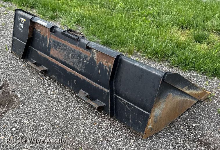 image for item DY8085 John Deere Worksite Pro C76 skid steer bucket