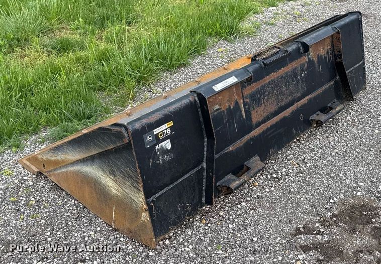 image for item DY8085 John Deere Worksite Pro C76 skid steer bucket