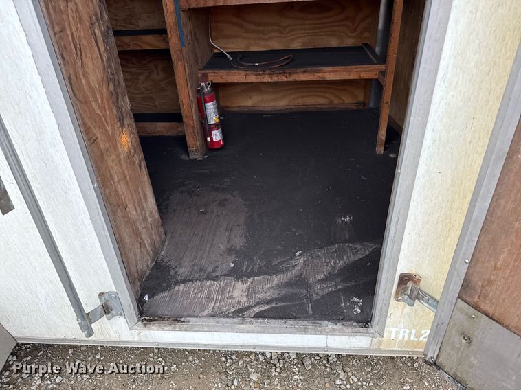 image for item DZ4001 2010 Doo Little enclosed cargo trailer