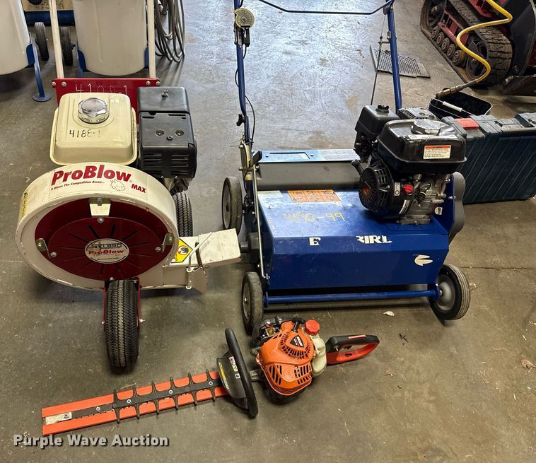 image for item DZ4004 Lawn equipment