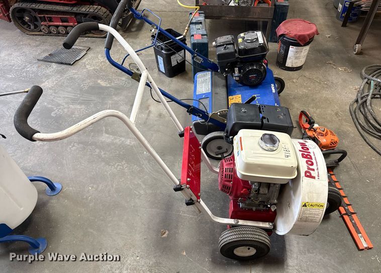 image for item DZ4004 Lawn equipment