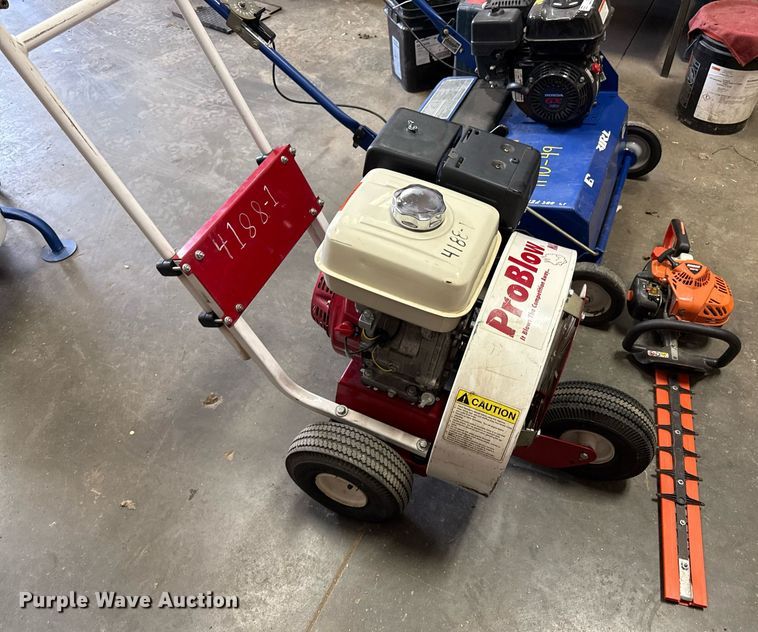 image for item DZ4004 Lawn equipment