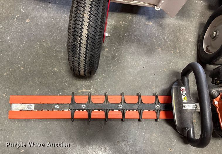 image for item DZ4004 Lawn equipment