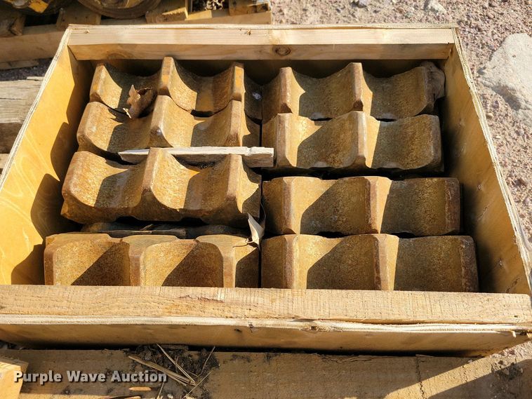 image for item EA2421 Komatsu D61  dozer undercarriage parts