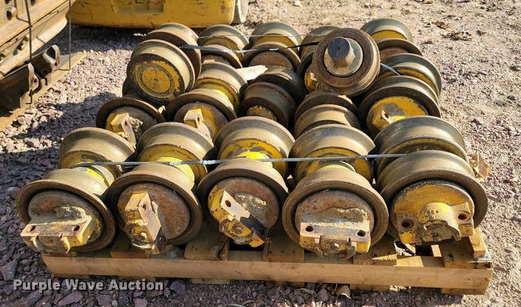 image for item EA2421 Komatsu D61  dozer undercarriage parts