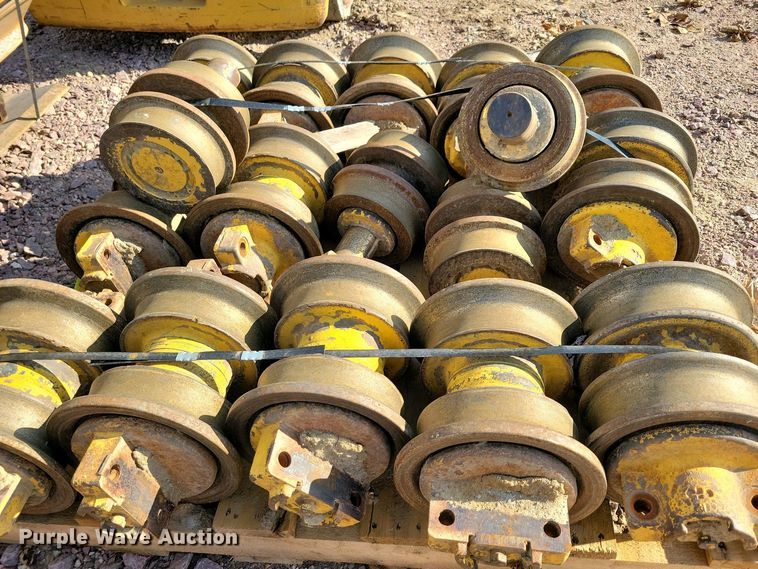 image for item EA2421 Komatsu D61  dozer undercarriage parts