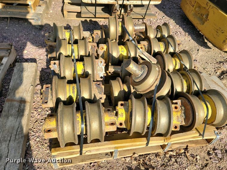 image for item EA2421 Komatsu D61  dozer undercarriage parts