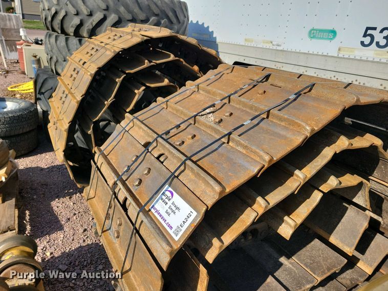 image for item EA2421 Komatsu D61  dozer undercarriage parts