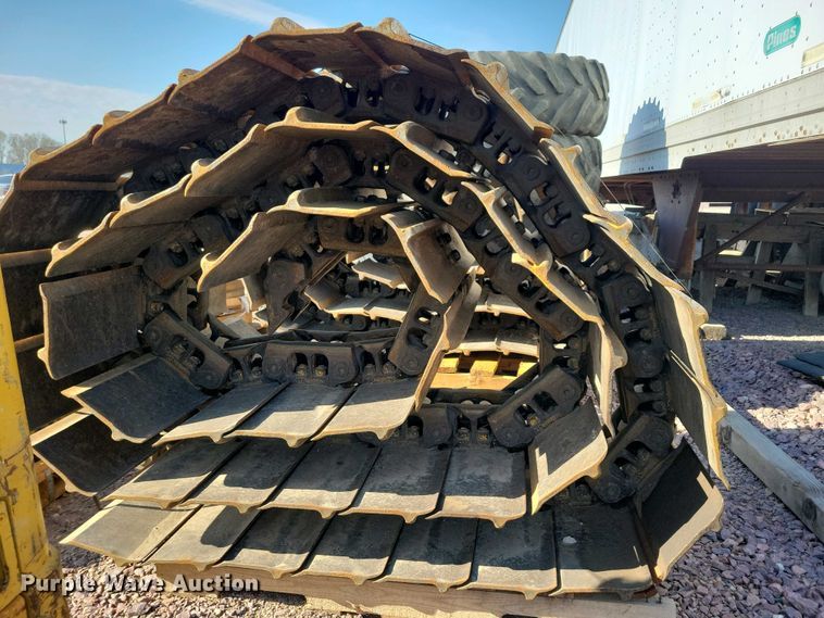 image for item EA2421 Komatsu D61  dozer undercarriage parts