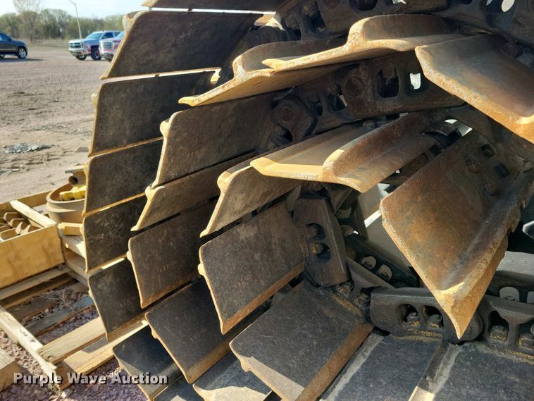 image for item EA2421 Komatsu D61  dozer undercarriage parts