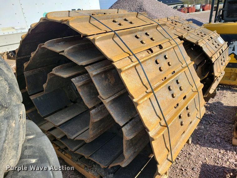 image for item EA2421 Komatsu D61  dozer undercarriage parts