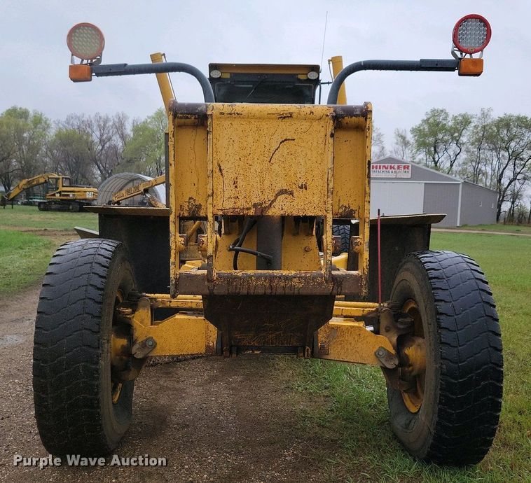 image for item EA2430 2002 John Deere 770CH Series II motor grader