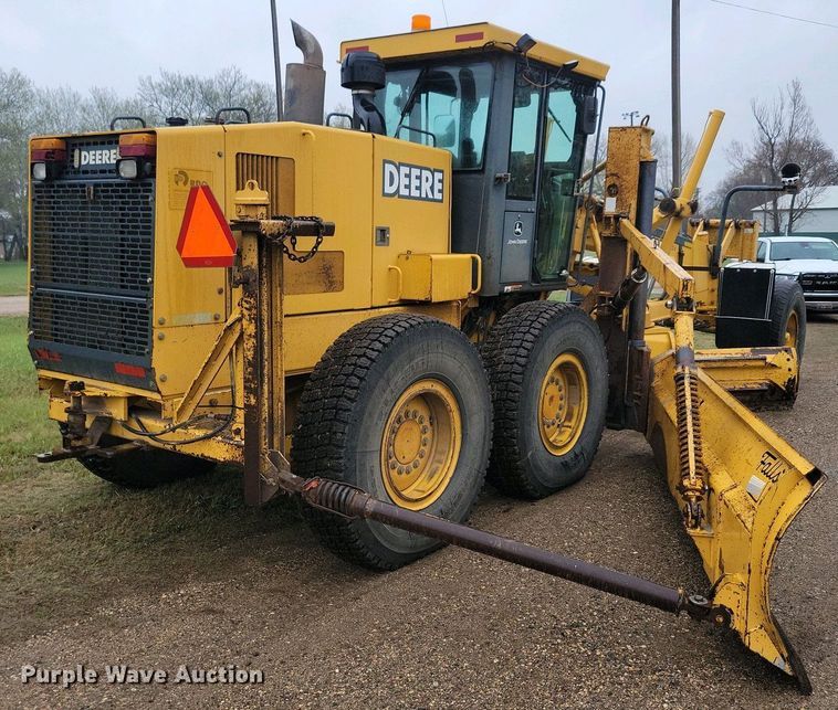 image for item EA2430 2002 John Deere 770CH Series II motor grader