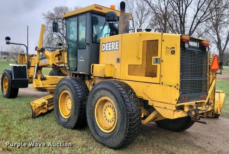 image for item EA2430 2002 John Deere 770CH Series II motor grader