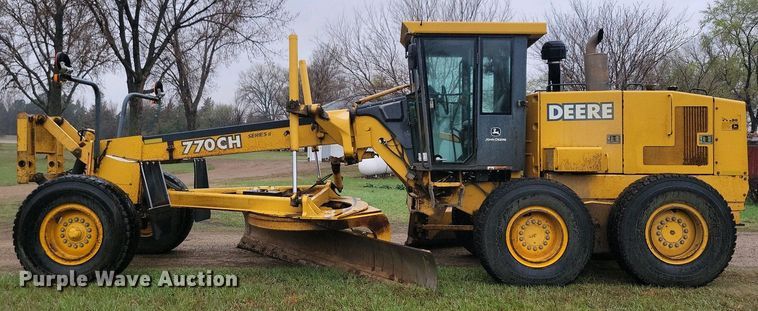 image for item EA2430 2002 John Deere 770CH Series II motor grader