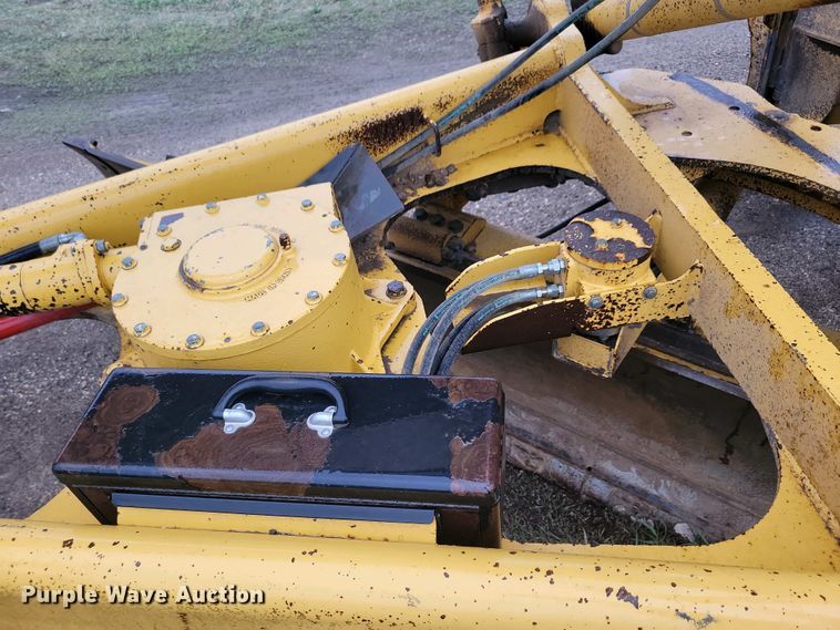 image for item EA2430 2002 John Deere 770CH Series II motor grader