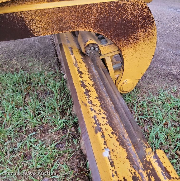 image for item EA2430 2002 John Deere 770CH Series II motor grader