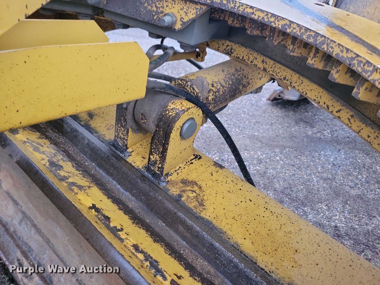 image for item EA2430 2002 John Deere 770CH Series II motor grader